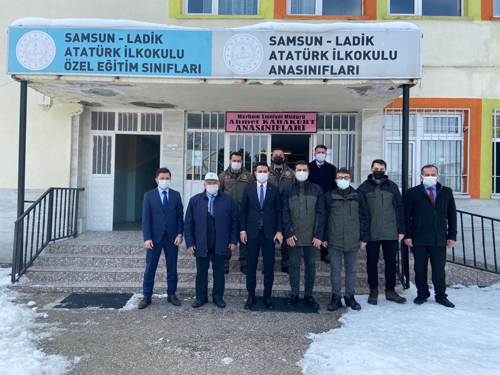 Kaymakam Orhan ilkokul öğrencilerini ziyaret etti