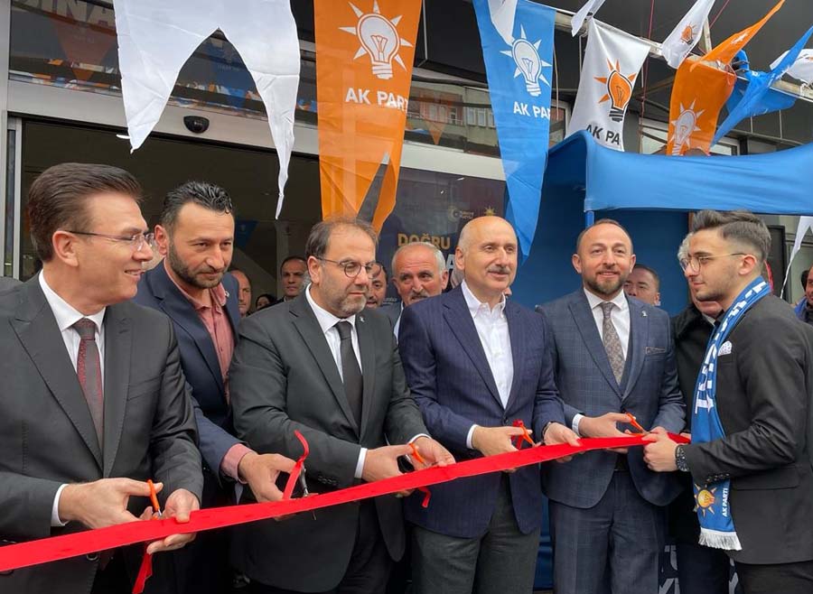 Bakan Karaismailoğlu, Vakfıkebir Seçim Koordinasyon Merkezi'nin açılışına katıldı: 