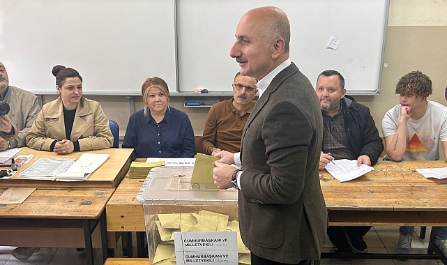 Ulaştırma ve Altyapı Bakanı Karaismailoğlu, oyunu Trabzon'da kullandı: