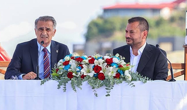 Şenol Güneş İçin İmza Töreni Yapıldı