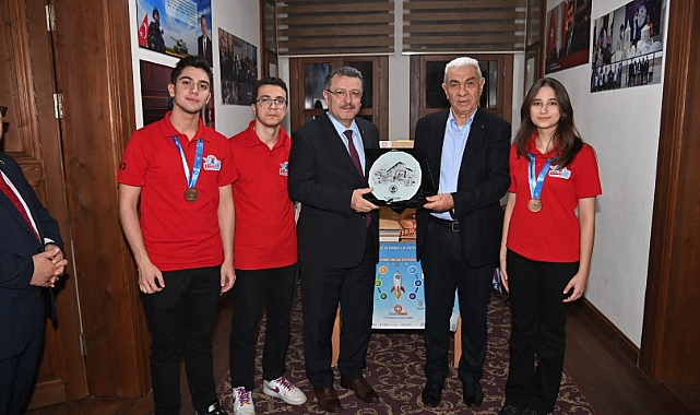 BAŞKAN GENÇ’TEN TEKNOFEST ŞAMPİYONLARINA TEBRİK
