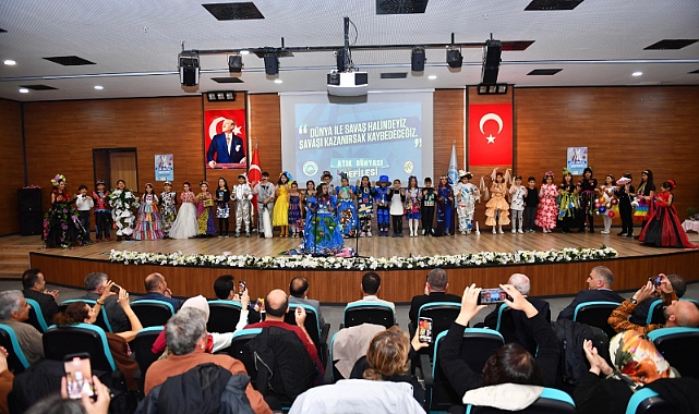 Ortahisar Belediyesi, Atık Dünyası Çocuk Defilesine ev sahipliği yaptı 
