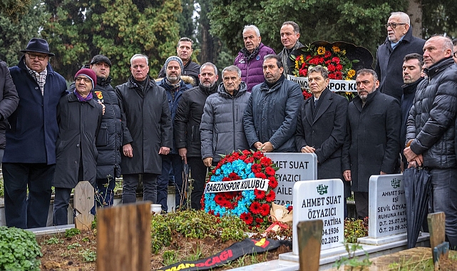 Ahmet Suat Özyazıcı kabri başında anıldı