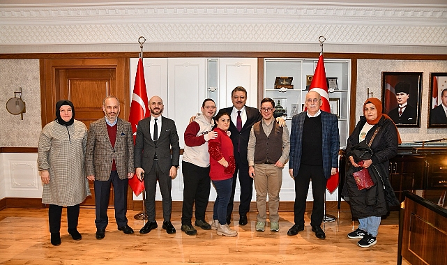 BAŞKAN GENÇ’TEN DOWN SENDROMLU BİREYLERE TAM DESTEK