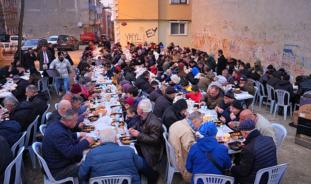 Başkan Kaya, Yenicuma ve Boztepe mahalle sakinleriyle iftarda buluştu