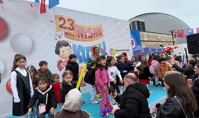 TRABZON BÜYÜKŞEHİR BELEDİYESİ’NDEN 23 NİSAN’A COŞKULU KUTLAMA