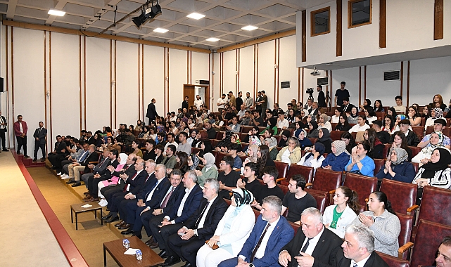 BAŞKAN GENÇ: DONANIMLI NESİLLER YETİŞMESİNE KATKI SAĞLAMAYA ÇALIŞIYORUZ