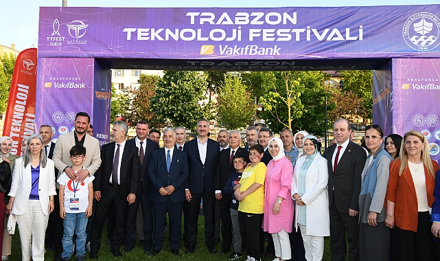 BAŞKAN GENÇ: “TRABZON’U TEKNOLOJİYLE BÜYÜTEN NESİLLER YETİŞİYOR”