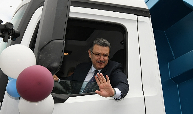 BÜYÜKŞEHİR BELEDİYESİ 15 YENİ ARACI FİLOSUNA KATTI