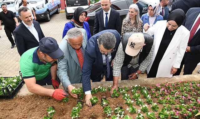 BAŞKAN GENÇ’TEN HUZUREVİ SAKİNLERİNE ZİYARET