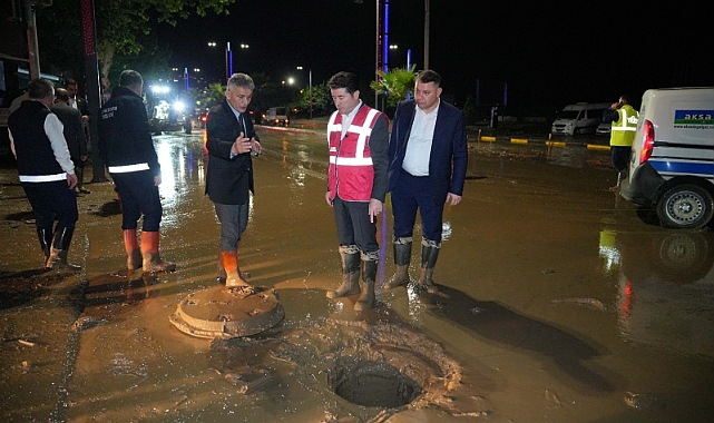 BAŞKAN KAYA: “ORTAHİSAR’IMIZDA AFETİN YARALARINI SARMAK İÇİN ÇALIŞIYORUZ”