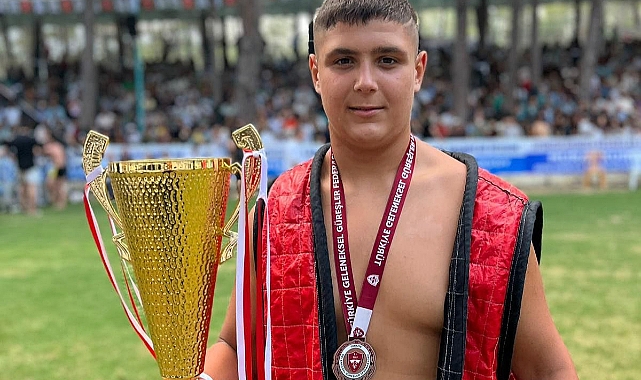 BÜYÜKŞEHİR GÜREŞÇİSİ GURURLANDIRDI