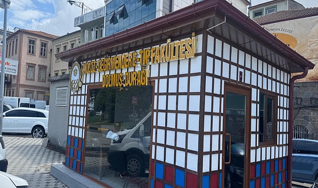 BÜYÜKŞEHİR, TAKSİ VE DOLMUŞ DURAKLARINI YENİLİYOR