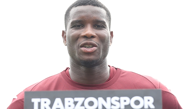 Futbolcumuz Paul Onuachu basın toplantısı düzenledi.