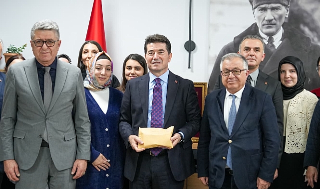 BELEDİYE ÇALIŞANLARINDAN BURS KAMPANYASINA 61 BİN LİRA DESTEK 