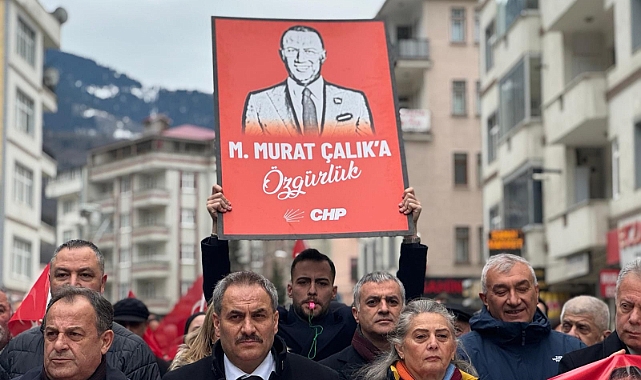 CHP TRABZON MİLLETVEKİLİ SİBEL SUİÇMEZ, MEHMET MURAT ÇALIK İÇİN MAÇKA’DA DÜZENLENEN YAŞAM HAKKI YÜRÜYÜŞÜNE KATILDI.