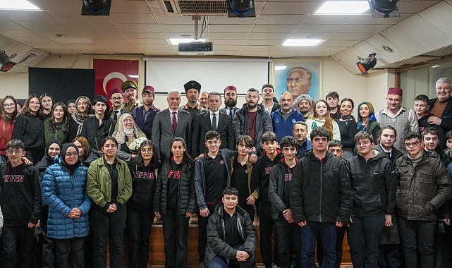 BÜYÜKŞEHİR TİYATROSU İLÇELERDE BÜYÜK İLGİ GÖRDÜ 