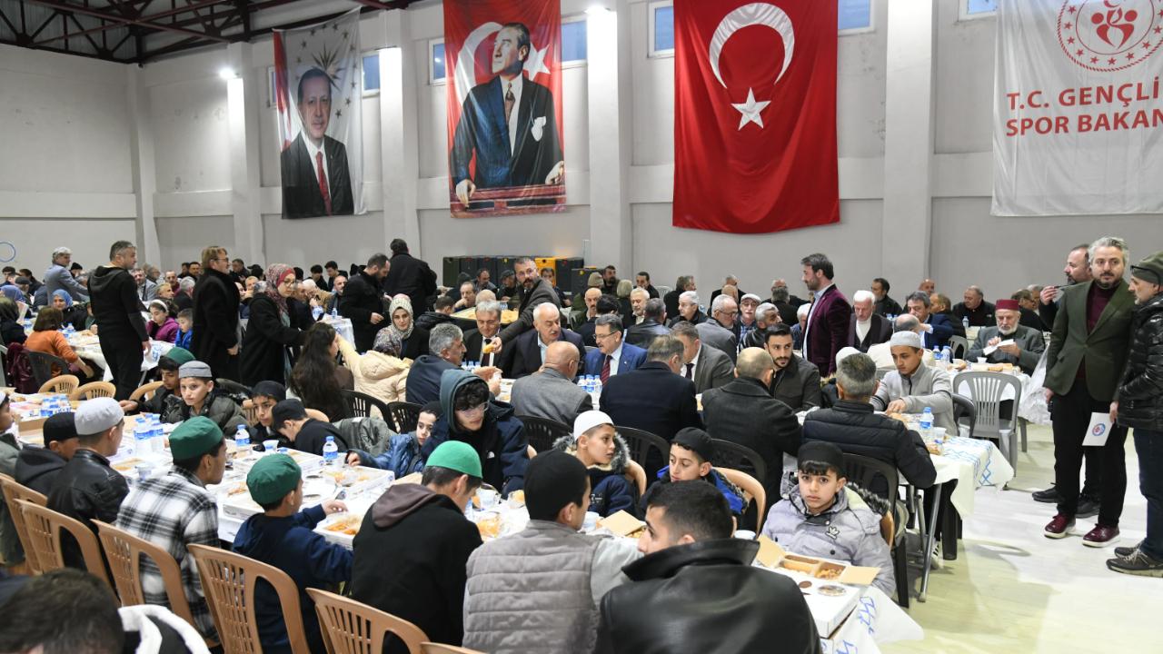 BÜYÜKŞEHİR RAMAZAN'DA YÜZ BİNLERİ AĞIRLADI