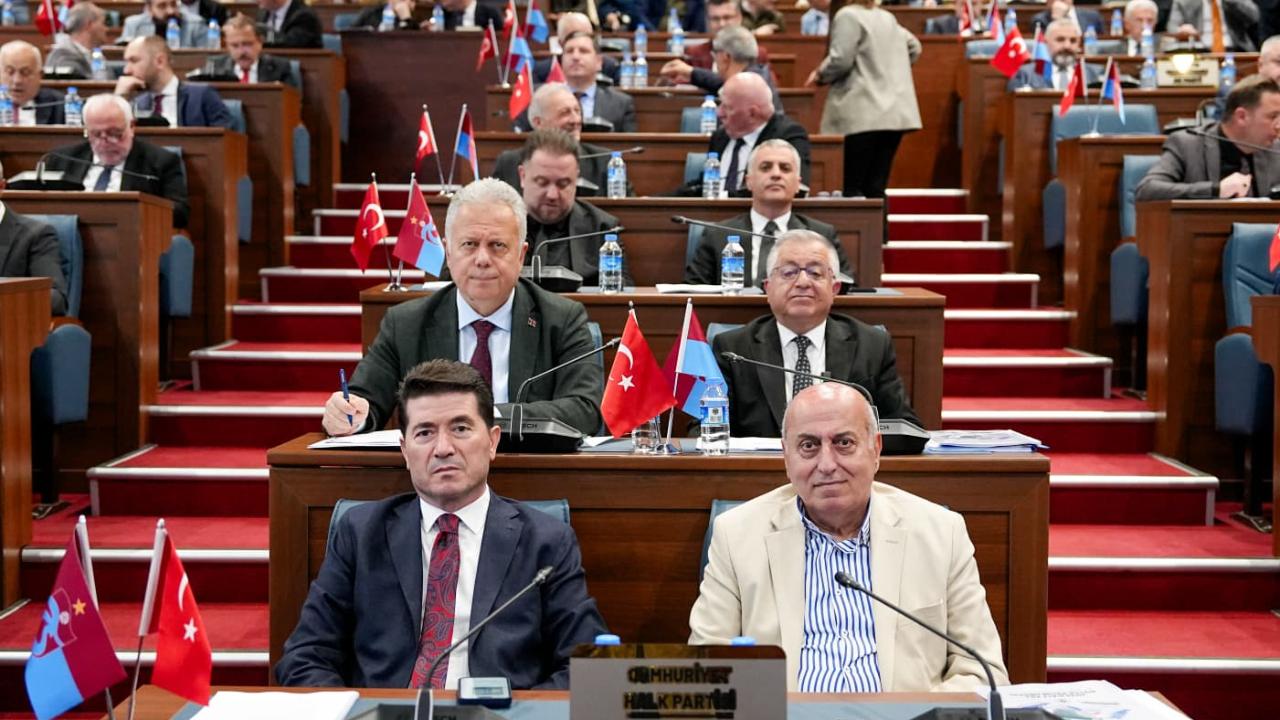 BAŞKAN KAYA: “AKTAŞ AİLESİ AK PARTİLİ BELEDİYELERLE İŞ YAPINCA 'SÜTTEN ÇIKMIŞ AK KAŞIK' MI OLUYOR?”