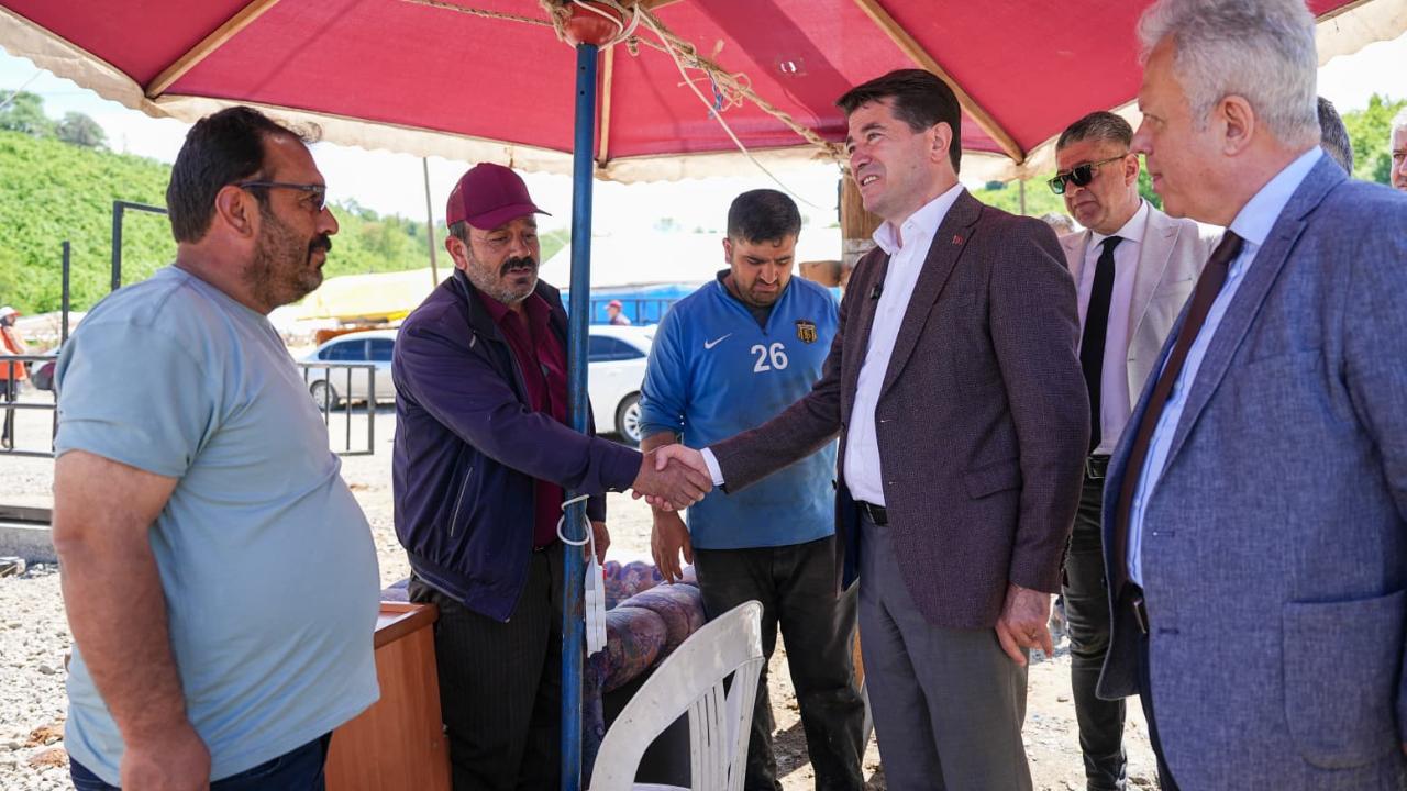 BAŞKAN KAYA, KURBAN PAZARINI ZİYARET ETTİ
