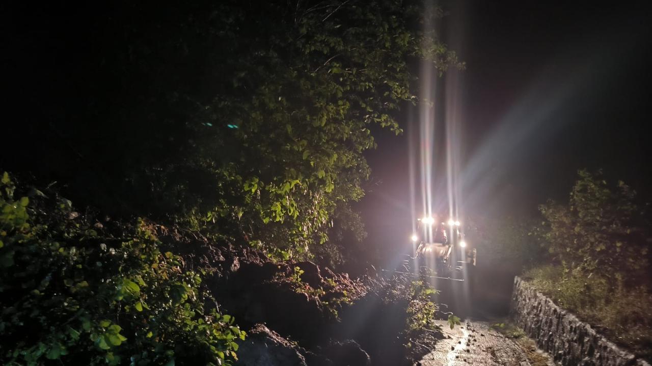 BÜYÜKŞEHİR İTFAİYESİ ARAKLI’DA YARDIMA KOŞTU