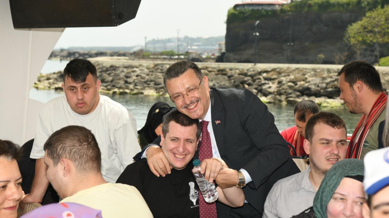 BÜYÜKŞEHİR’DEN TRABZON’DA ENGELLERİ KALDIRAN ŞENLİK