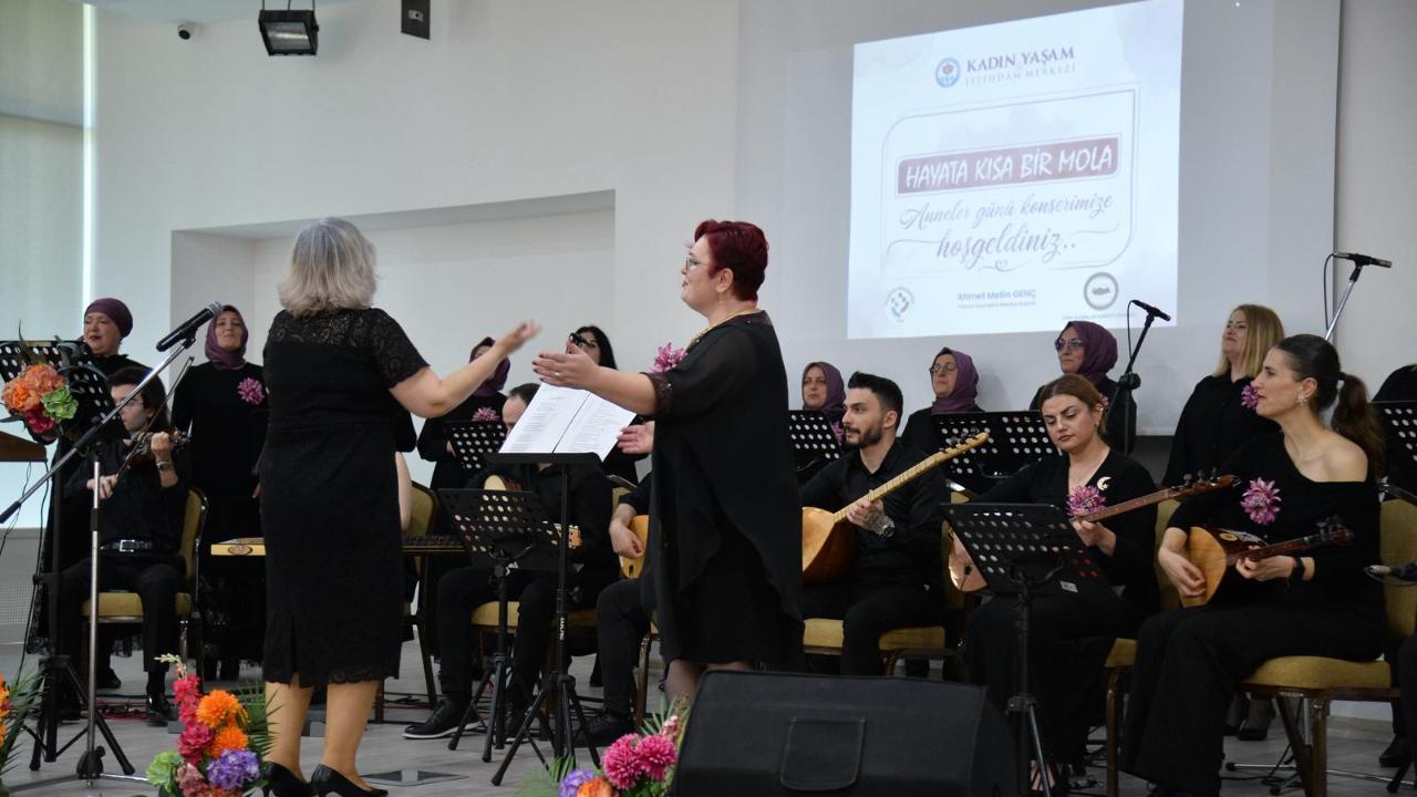 ÖZEL ÇOCUK ANNELERİNDEN ANLAMLI KONSER