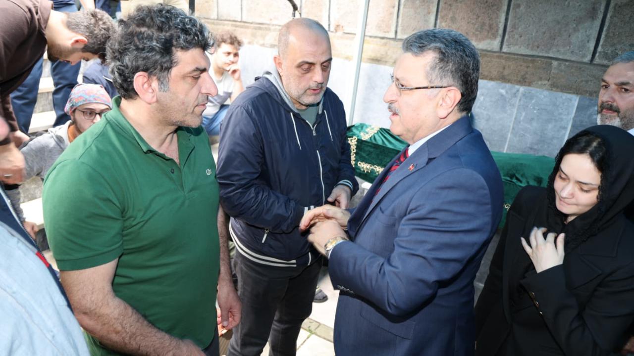 YILDIZ AİLESİ DUALARLA UĞURLANDI