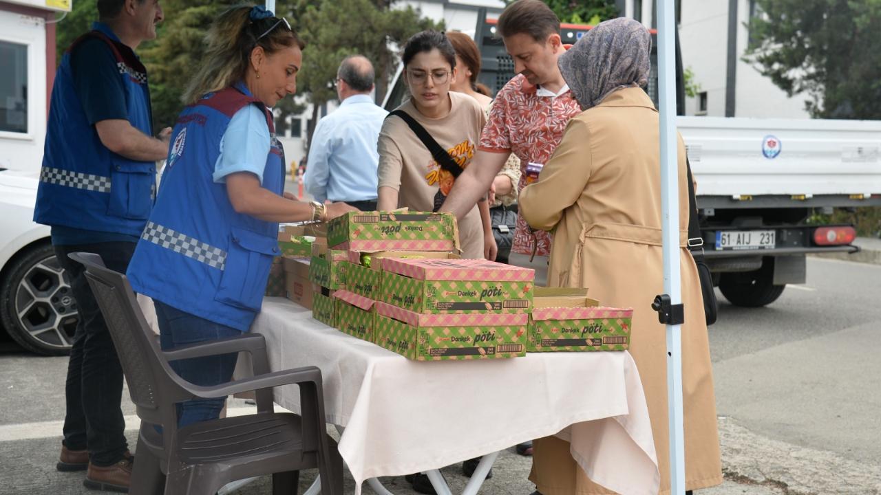 BÜYÜKŞEHİR YKS SÜRECİNDE GÖNÜLLERE DOKUNDU