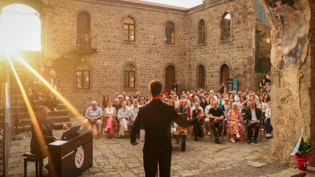 KIZLAR MANASTIRI’NDA OPERA YANKILARI