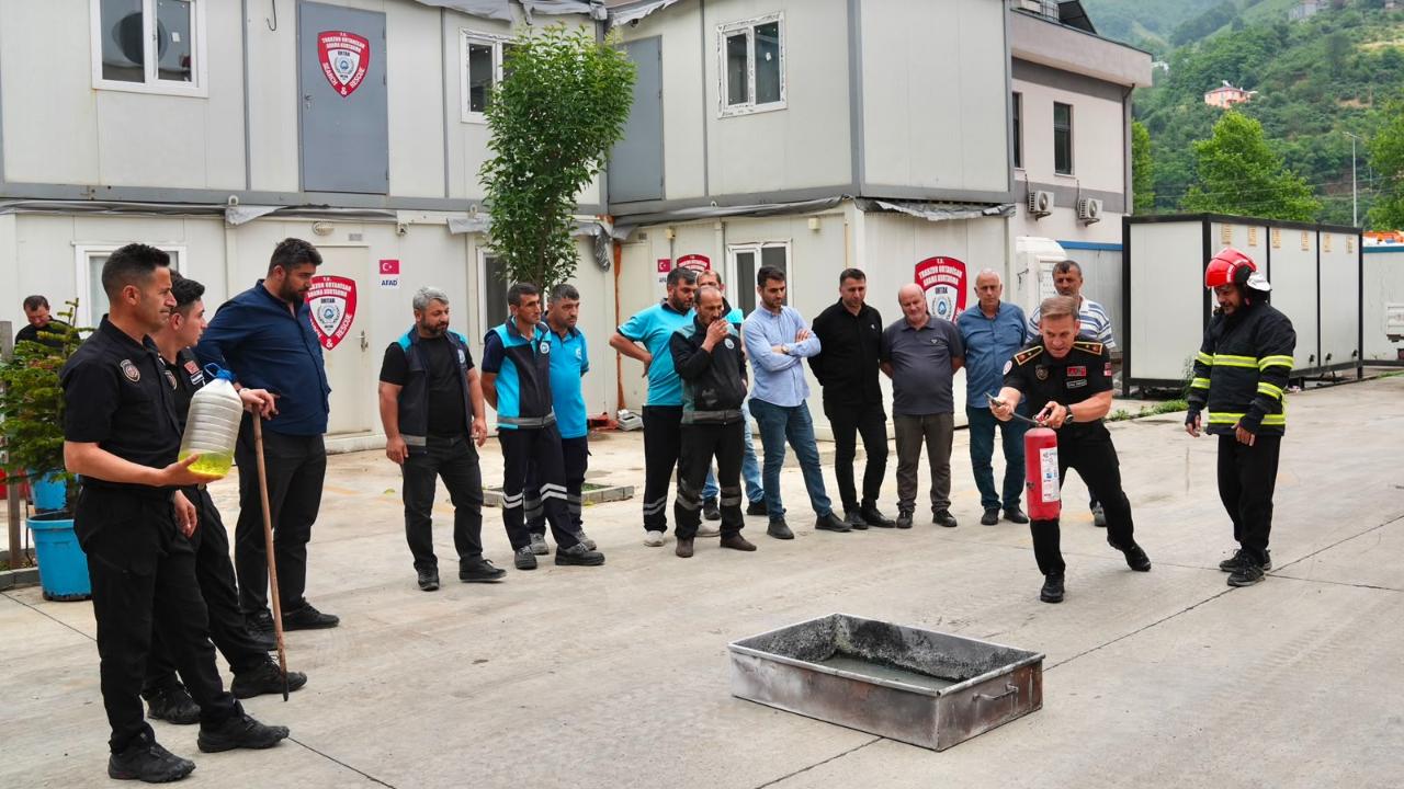 ORTAHİSAR BELEDİYE PERSONELİNE YANGIN GÜVENLİĞİ EĞİTİMİ VERİLDİ