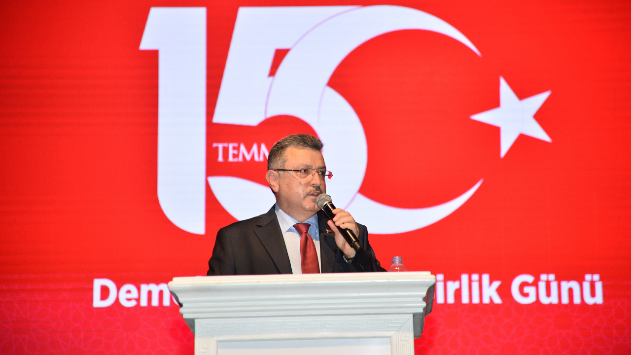 "15 TEMMUZ, KUTLU BİR DİRİLİŞİN ADIDIR"