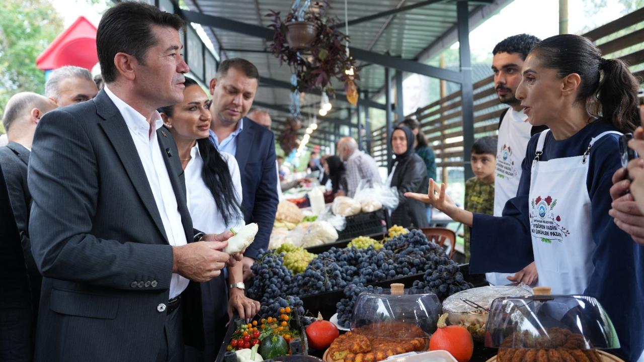 YAZ GELDİ, KÖY ÜRÜNLERİ PAZARLARINDA TEZGÂHLAR ŞENLENDİ